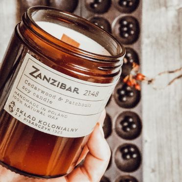 NATURALNA ŚWIECA SOJOWA - ZANZIBAR 21:48 cedarwood&patchouli I 180ml